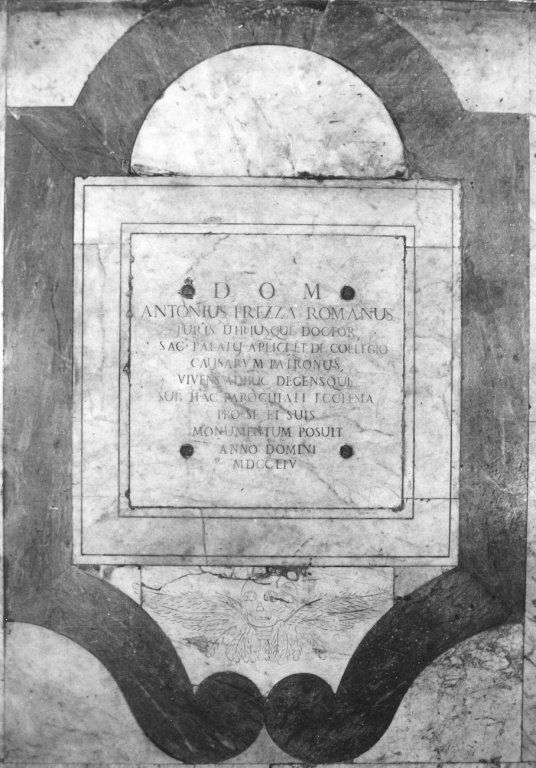 lapide tombale - ambito romano (sec. XVIII)